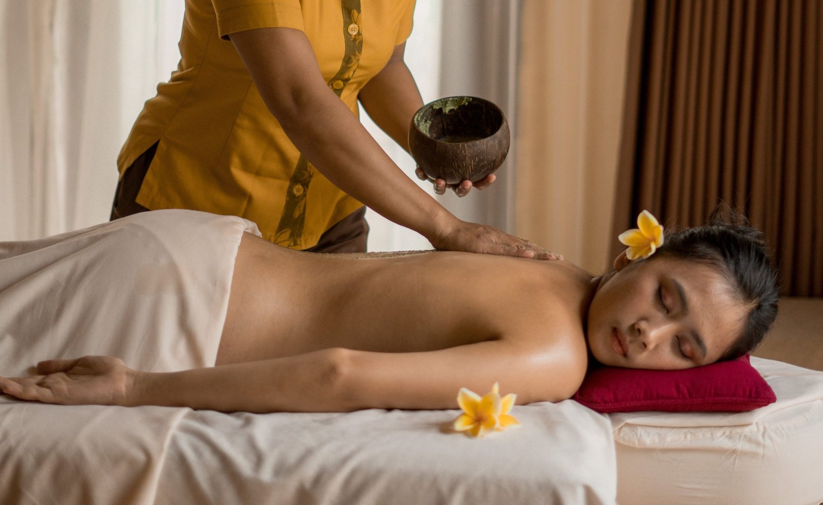 Rejuvenate in Paradise: The Magic of Balinese Massage with Rengha Holidays